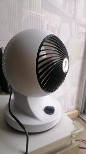 พัดลมตั้งโต๊ะ พัดลมตั้งพื้น พัดลมเล็ก เงียบสุด เย็นแบบการพาความร้อน พัดลมหมุนเวียนอากาศ ขนาดใหญ่