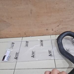 SELANG RADIATOR BAWAH OUTLANDER 1370A365