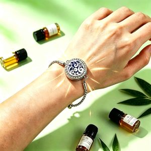 Aromatherapy Bracelet Diffuser Jewelry Tree of Life Locket Bracelets Crystal Perfume Essential Oil Diffuser Bracelet Women Men