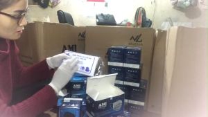 [CHÍNH HÃNG] Khẩu trang Y Tế Ami 4 lớp kháng khuẩn màu Xám dập LOGO thơm mùi đặc trưng vải không dệt