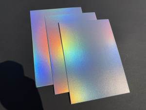 กระดาษปั่นสีสะท้อนแสงแบบหนาเคลือบมันเงา 350 กรัม กระดาษตกแต่งแบบใช้ได้หลายวิธีสำหรับบรรจุภัณฑ์ของขวัญ