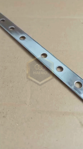 PLAT STRIP BOLONG BREKET 40 CM BRACKET LUBANG BRAKET LOBANG PANJANG 40CM BESI TEBAL 2MM LEBAR 21CM SILVER CHROME FLAT SERBAGUNA