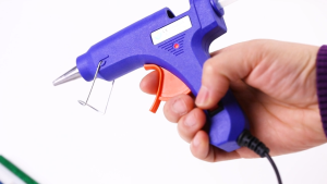 Hot Glue Gun Pistol Gam 20W Electric Hot Melt Glue Gun Kit for Arts Home School Decoration Gun & Glue Sticks