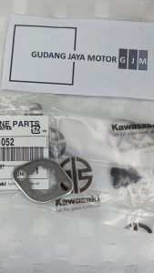 PLATE SPROCKET PENGUNCI GIR DEPAN NINJA R NINJA RR ORIGINAL KAWASAKI 13271 1052