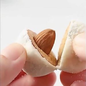 พุทรานมชีสสอดไส้อัลมอนด์ พุทราซินเจียงเกรดพรีเมี่ยม หอมนม หวานกำลังดี  เคี้ยวหนึบ เคี้ยวเพลิน อร่อย