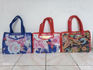 Tas Spon Motif Besar SIZE 37×17×27