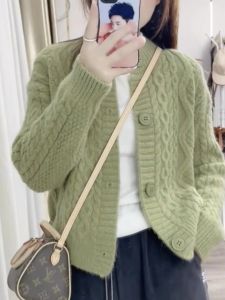 Elegant Designer Fall Knitted Sweater