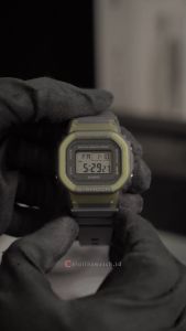 Jam Tangan Wanita Casio G-Shock GMD-S5610RS-8D Yellow Lime Dial Black Transparant Resin Band