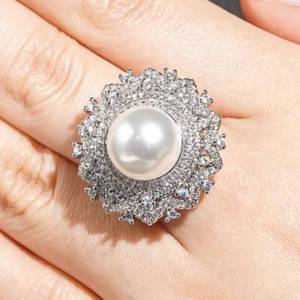 Huitan Round Women Ring Imitation Pearl Gorgeous Party Wedding Charming Accessories Engagement Luxury Jewelry Full Shining CZ