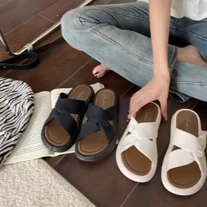 Versatile Thick Bottom Sandals Womens Summer New Outerwear Fashionable Crossbody Elegant Thick Bottom Beach Slippers