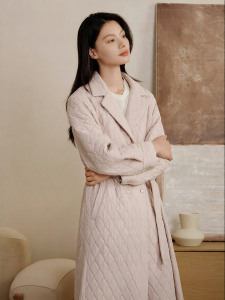 JINSANTA | 100% Silk-Filled Waterproof Stain-Resistant Comfortable Loose Warm Robe