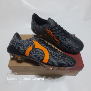 sepatu bola ortus volt hitam oren