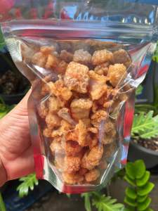 เเคปหมูติดมันทอดชิ้นเล็ก