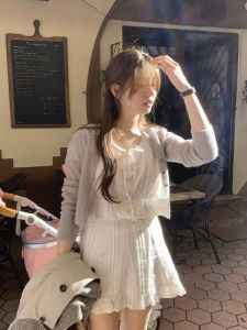 Áo Sơ Mi Cotton Màu Trắng Kem Mùa Xuân Hè 2025 Dành Cho Nữ Áo Sơ Mi Cổ Tròn Tay Ngắn Dáng Ôm Thiết Kế Dây Thắt Lưng