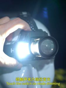 ไฟหน้าLED ร่วมกับเลเซอร์ TYPE-C และปรับโฟกัสไฟฟังก์ชั่น สว่างสูงแบบชาร์จไฟ และทำให้เป็นเลเซอร์เสริมความสว่างสูง สีแดง อัพเกรดไฟหน้าแบบปรับโฟกัส