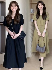 ชุดเดรสยาวทรงหลวมสีดำสำหรับผู้หญิงในฤดูร้อน ทรงเอ เอวกลาง แขนสั้น ผ้าโพลีเอสเตอร์ ชุดเดรสยาวคลุมเข่า