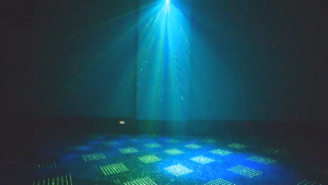 Đèn Laser Party Light YR-10 Ánh Sáng Laze Cảm Ứng Nhạc Bay Phòng 3 Chế Độ Có Remote Điều Khiển Từ Xa Cổng USB Tiện Dụng