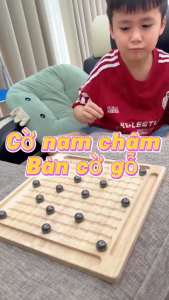 Trò chơi cờ bi từ tính bằng gỗ giúp phát triển kỹ năng logic