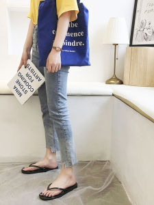 รองเท้าแตะส้นแบนพื้นหนาลายการ์ตูนกันลื่นสำหรับผู้หญิงในช่วงฤดูร้อน รองเท้าแตะชายหาดแบบสวมสบายสำหรับใส่กลางแจ้ง รองเท้าแตะแบบสวมสบายสำหรับใส่ในชีวิตประจำวัน