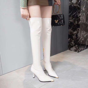 รองเท้าบูทส้นสูงหัวแหลมสีแดงทองเหลือง ทรงยาวถึงเข่า สำหรับผู้หญิง ฤดูใบไม้ร่วง/ฤดูหนาว ด้านข้างซิป หนัง PU รองเท้าบูทแฟชั่น