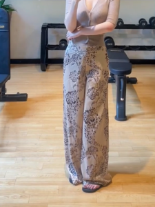 MANMI | Quần Thời Trang In Họa Tiết Form Rộng Cao Waisted