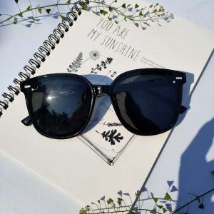 Kacamata Hitam Kacamata Wanita Pria Outdoor UV Protection