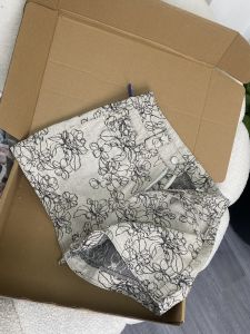 กางเกงขาสั้นผ้ายีนส์ทรงหลวมเอวสูงสำหรับผู้หญิงในช่วงฤดูร้อนปี 2025 กางเกงขาสั้นทรงหลวมเข้ารูปสำหรับสวมใส่กลางแจ้งในช่วงฤดูร้อน