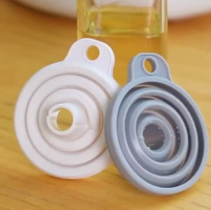 Corong Lipat Silicone Foldable Flexible Peralatan Dapur Penuang Kecap Minyak Air Saos