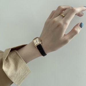 FUGUIJIAREN | Retro Fashion Small Luxury Womens Watch