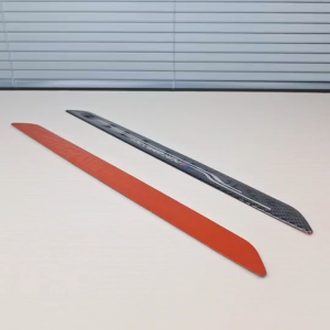 สติกเกอร์คาร์บอนไฟเบอร์ สําหรับติดขอบประตูรถยนต์กันรอยขีดข่วน ชุด 4 ชิ้น สำหรับ BMW