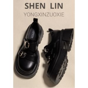 รองเท้า Loafers ส้นหนาสีขาวสำหรับผู้หญิง ฤดูใบไม้ผลิ 2025 รองเท้าส้นแบนสไตล์ย้อนยุคสไตล์อังกฤษ รองเท้าหนัง PU ส้นกลาง