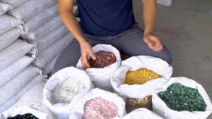 Vụn Đá Tự Nhiên Đủ Màu Sắc 100gr Để Trang Trí Nhà Cửa - Chất Liệu Đá Tự Nhiên