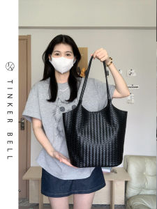 Black Large Capacity Bucket Bag Womens 2025 New Luxury Subtle High-End Feel Underarm Tote Bag Woven Pattern Soft PU Leather