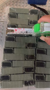 Ke nhựa cho tủ áo cánh lớn bán 1 bịch 70 cái