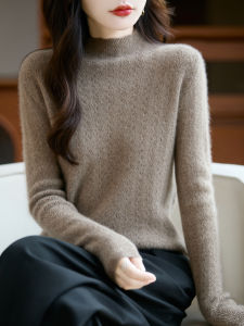 YUEXINYIRONG | Seamless Hook Flower Pure Wool Womens Sweater Warm Innerwear