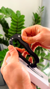 Outdoors 5 in 1 Multifunctional Bottle Opener Keychain Screwdriver Tool Folding Carabiner Hanging Buckle