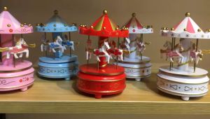 Merry Go Round Carousel Music Box Dome Children Gift Valentine Gift Hand Rotate Cake Decoration Children Valentines Gift