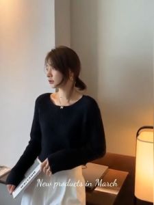 เสื้อไหมพรม  แขนยาวตัวสั้น  เสื้อแฟชั่น  กันหนาวผู้หญิง สีทึบเข้ารูป เข้าได้กับทุกชุด