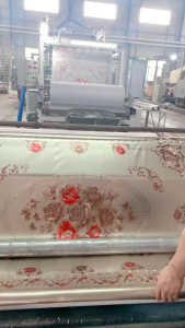 khăn trải bàn lụa 3d chống thấmdầu mỡhọa tiết hoa văn nổi đẹp mắt dễ vệ sinh mẫu mới 2025