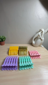 กิ๊บหนีบผม กิ๊บแบ่งผม อย่างดี หนีบแน่น ใช้เก็บผมขณะไดร์ผม ทำสีผม มี 2 สีให้เลือก แพค 6 อัน ขนาดยาว 11 ซม ตรงปก ส่งเร็ว