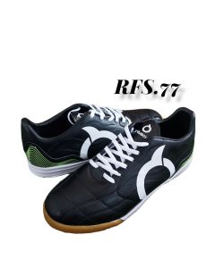 sepatu futsal terbaru dan terlaris saat ini uk.38/44