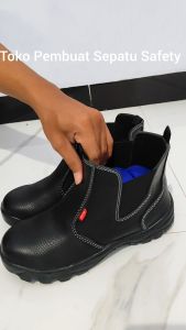 Sepatu Safety Elastis Kulit Sintesis Premium King Skn Ujung Besi Sepatu Safety Proyek Sepatu Safety Pria Sepatu Safety Wanita Sepatu Safety king Sepatu Safety pabrik Sepatu Safety Kitchen Dapur Pom Bengkel Las Sepatu Safety Anti slip sepatu Kerja
