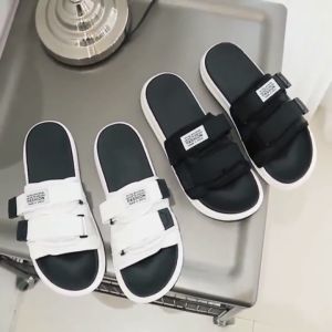 [รองเท้าแตะที่สนุก!] รองเท้าแตะผู้ชาย รองเท้าแตะลำลอง สีดำ สีขาว รองเท้าแตะระบายอากาศ ปรับเวลโคร คุณภาพสูง ส่งจากสถานที่ลูกค้า กรุงเทพฯ