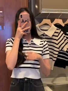 Áo Len Mongtoghi 2 khuy 4 màu phối họa tiết kẻ ngang trẻ trung năng động dành cho bạn Nữ LCXA158