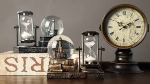 Hàng sẵn Hộp Nhạc Qủa Cầu Pha Lê Và Đồng Hồ Cát Có Nhạc Phong Cách Retro Cổ Điển Hộp Nhạc Decor Đèn Trang Trí