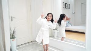 New All-Season Hooded Warm Bathrobe Baby Bathrobe Kids Casual Homewear Children Worn Outside Casual Pajamas Boy Girl Loungewear