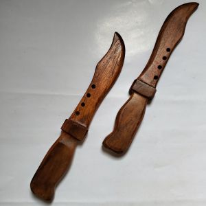 Belati Kayu Alat Peraga Latihan Silat Olahraga Seni Beladiri Pj 30cm/Belati Silat Beladiri/Belati PSHT/Belati IPSI/Belati Lipat/Belati Pramuka/Belati Satpam/Belati Komando