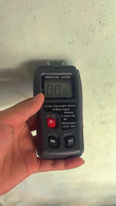 Máy đo độ ẩm gỗ - đo độ ẩm tường sơn nhà độ chính xác 0.5% TẶNG pin 9V - Kim Khí Thanh Tùng