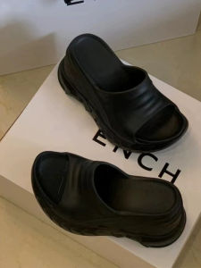 Thick Heel Slippers Women Summer Outdoor Wear New High Heel Bathing Slip Resistant Small Size Fashionable Sandals