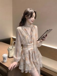 Cute Waist-hugging Dress for Petite Women